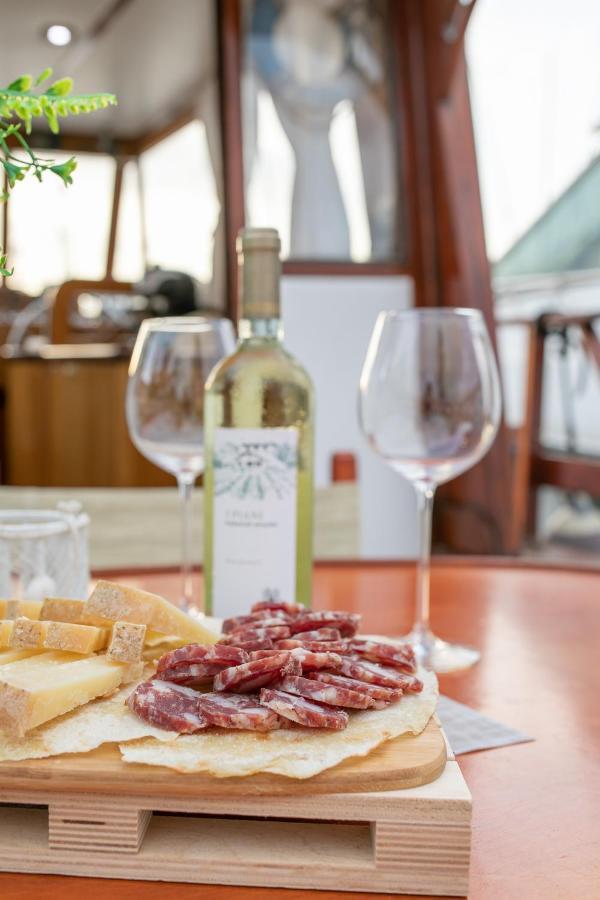 Marta Boat B&B Кастелсардо Екстериор снимка